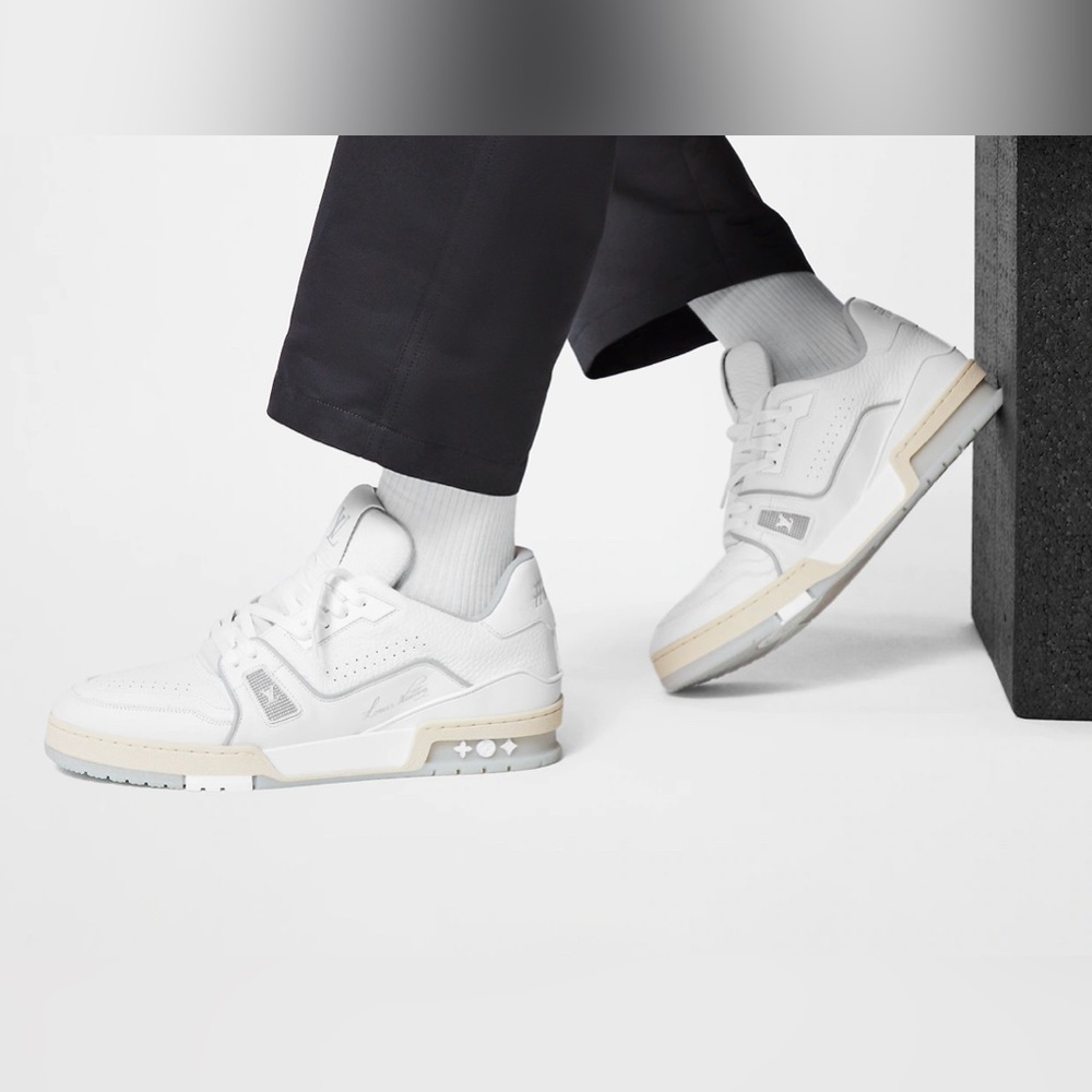 Louis Vuitton Trainer Sneaker - Picture 2 of 7